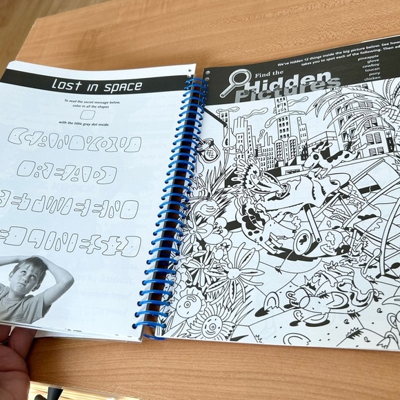 Book Color & activity book Klutz brand with pencils - Picture 3 of 10